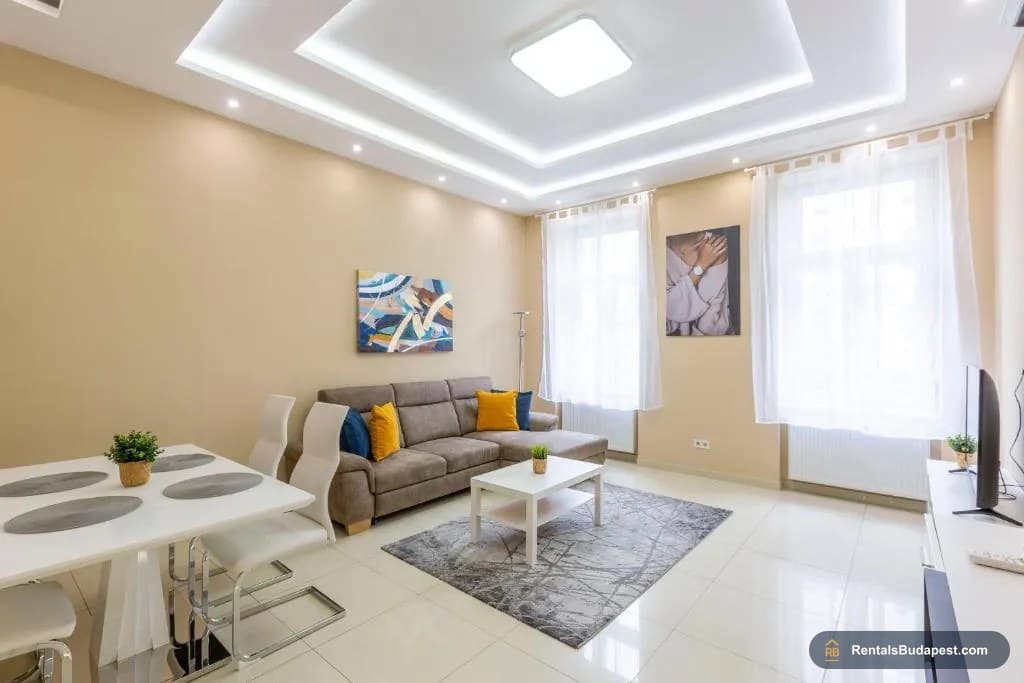 3-Bedroom Apartment for Sale – Bajcsy-Zsilinszky út 63, Budapest VI