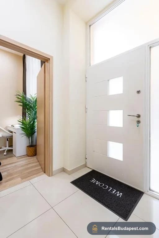 3-Bedroom Apartment for Sale – Bajcsy-Zsilinszky út 63, Budapest VI