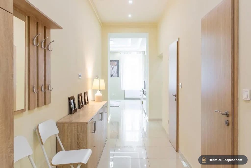 3-Bedroom Apartment for Sale – Bajcsy-Zsilinszky út 63, Budapest VI