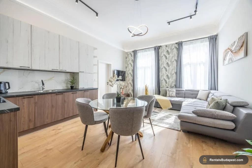4-Bedroom Apartment for Sale – Izabella utca 77, Budapest VI