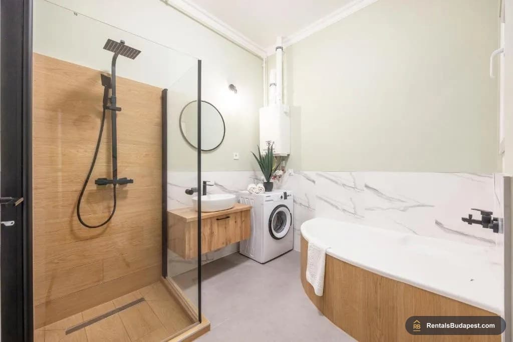 4-Bedroom Apartment for Sale – Izabella utca 77, Budapest VI