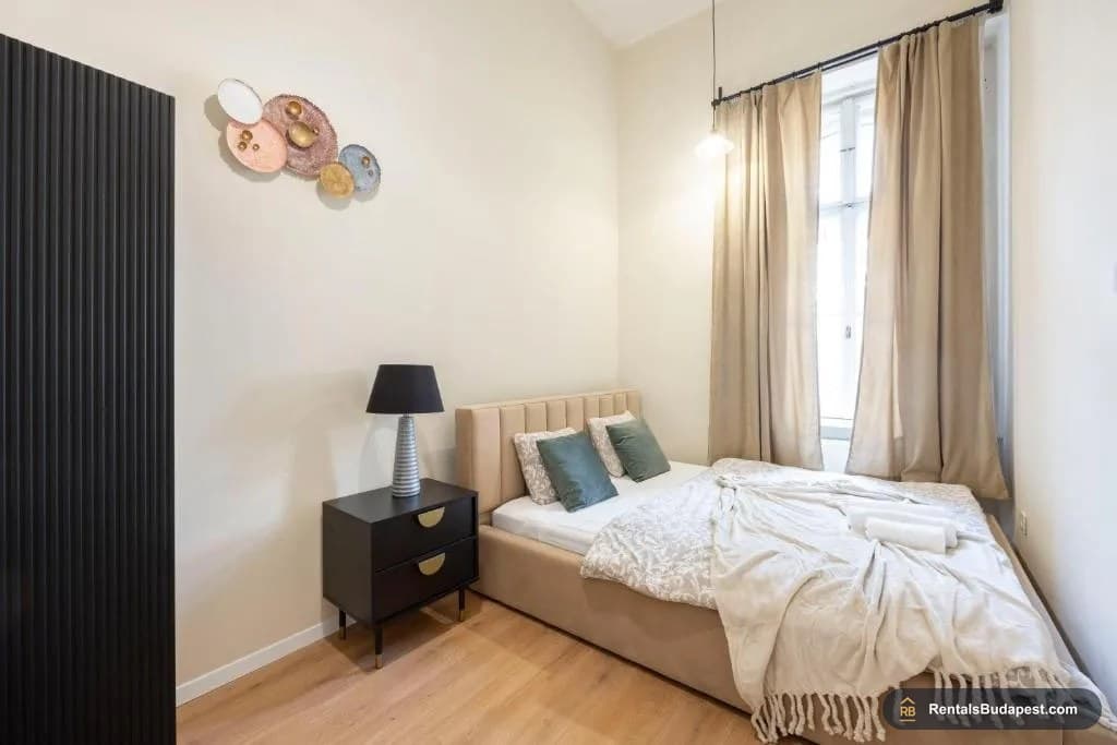 3-Bedroom Apartment for Sale – Teréz körút 8, Budapest VI
