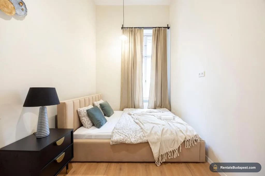 3-Bedroom Apartment for Sale – Teréz körút 8, Budapest VI