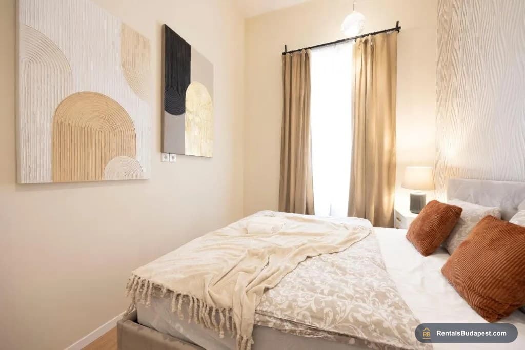 3-Bedroom Apartment for Sale – Teréz körút 8, Budapest VI