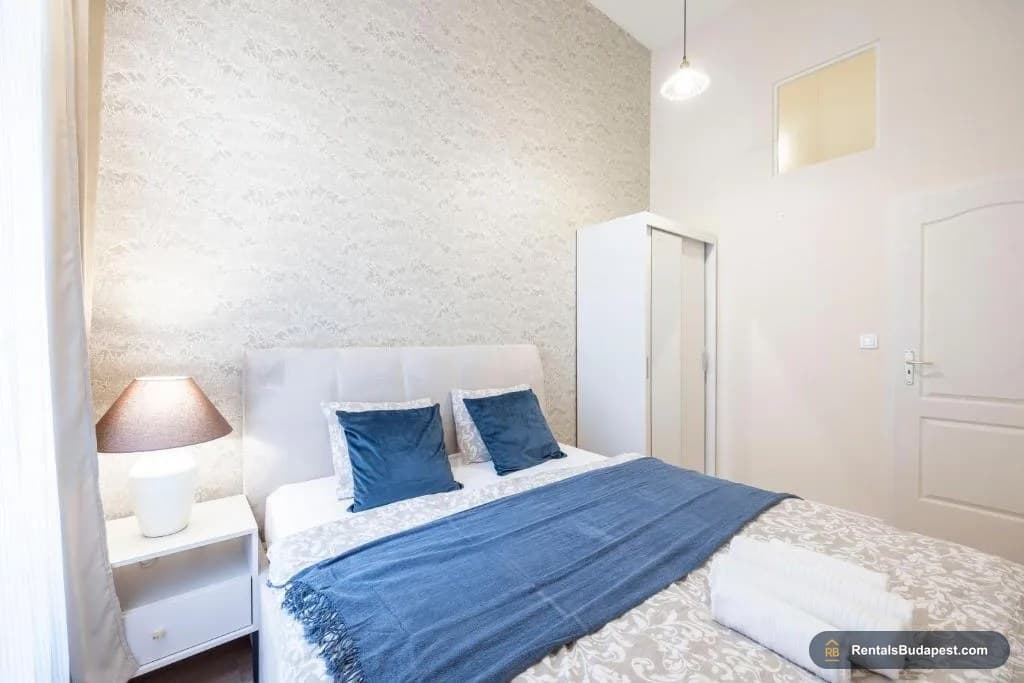 3-Bedroom Apartment for Sale – Teréz körút 8, Budapest VI