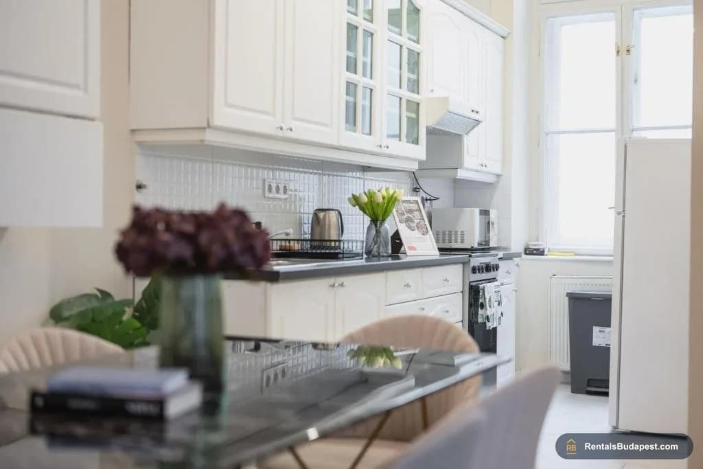 3-Bedroom Apartment for Sale – Teréz körút 8, Budapest VI