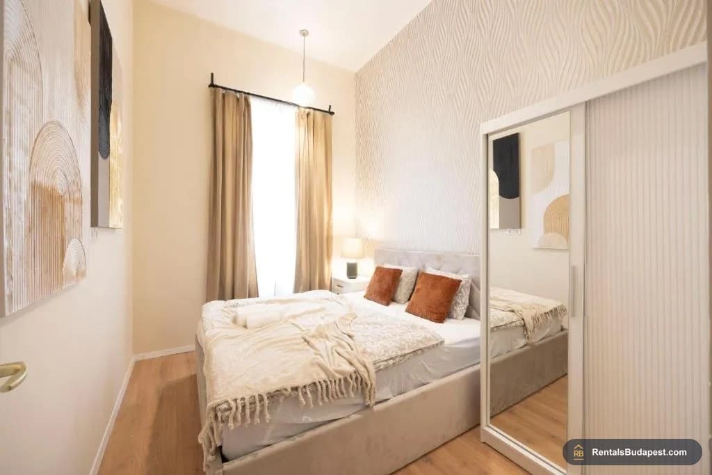 3-Bedroom Apartment for Sale – Teréz körút 8, Budapest VI