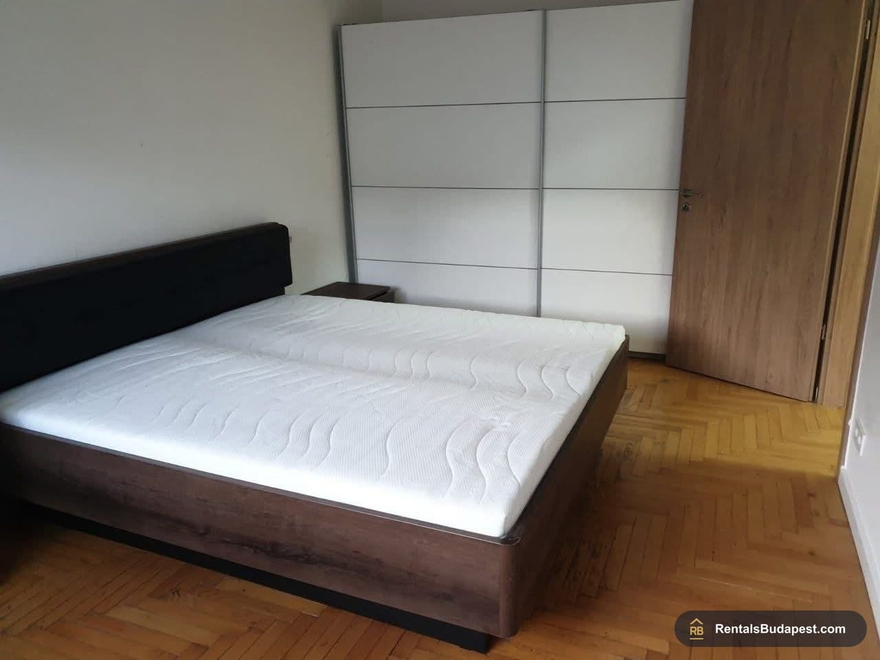 3-Bedroom Apartment for Sale – Hungária körút 111, Budapest XIV
