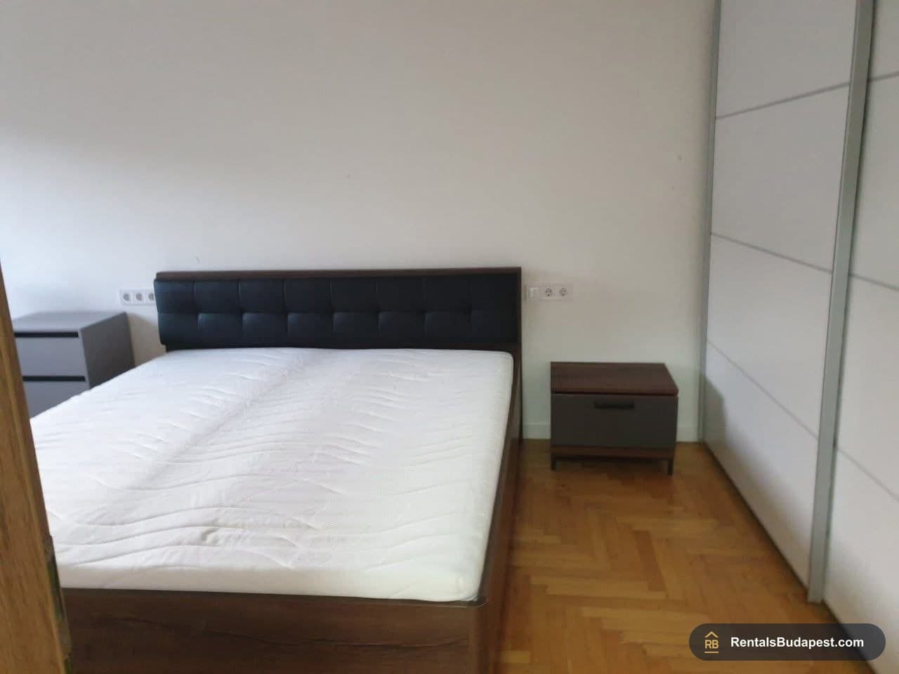 3-Bedroom Apartment for Sale – Hungária körút 111, Budapest XIV