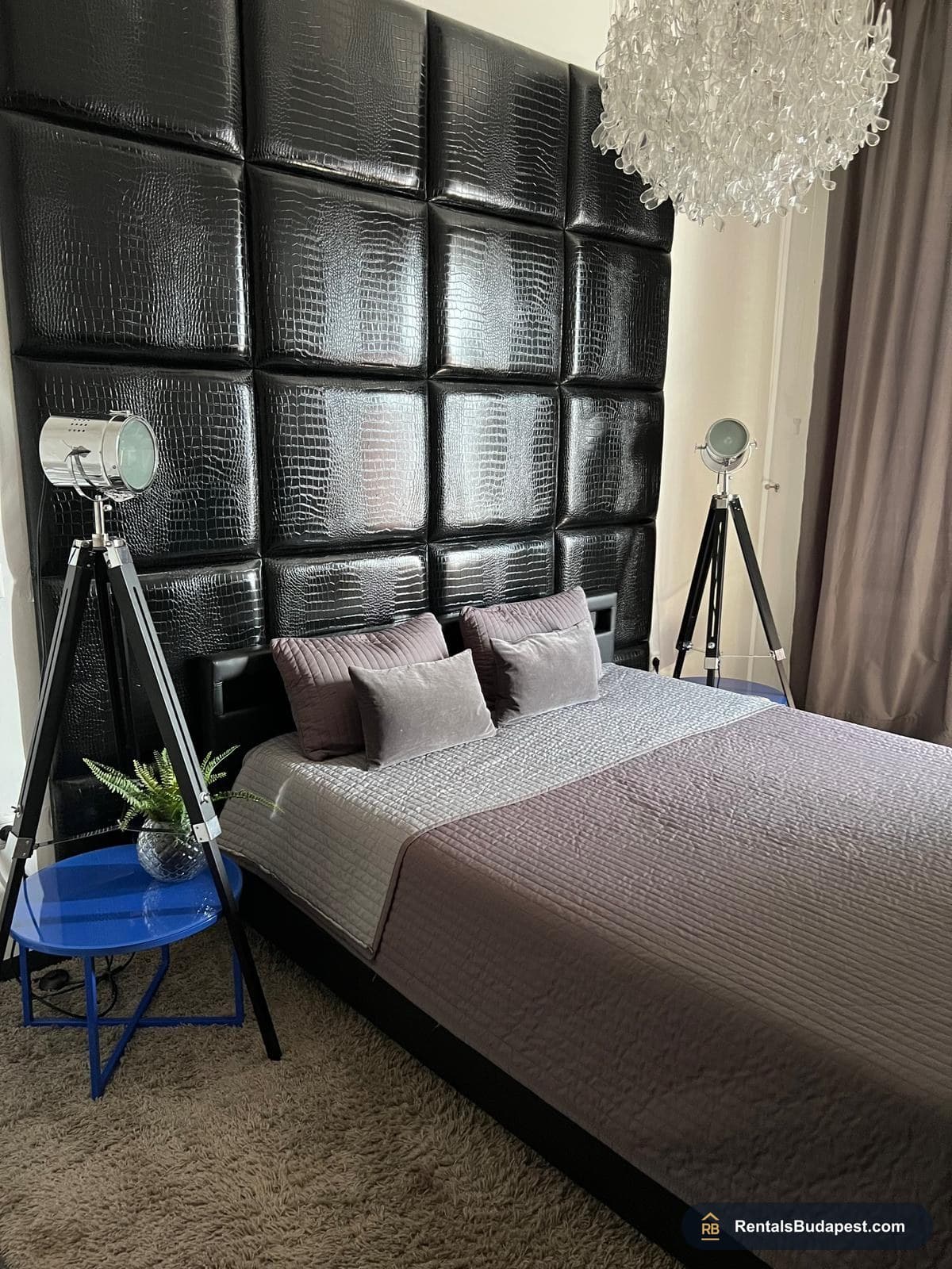  2-Bedroom Apartment for Rent – Madách Imre Square, Budapest VII