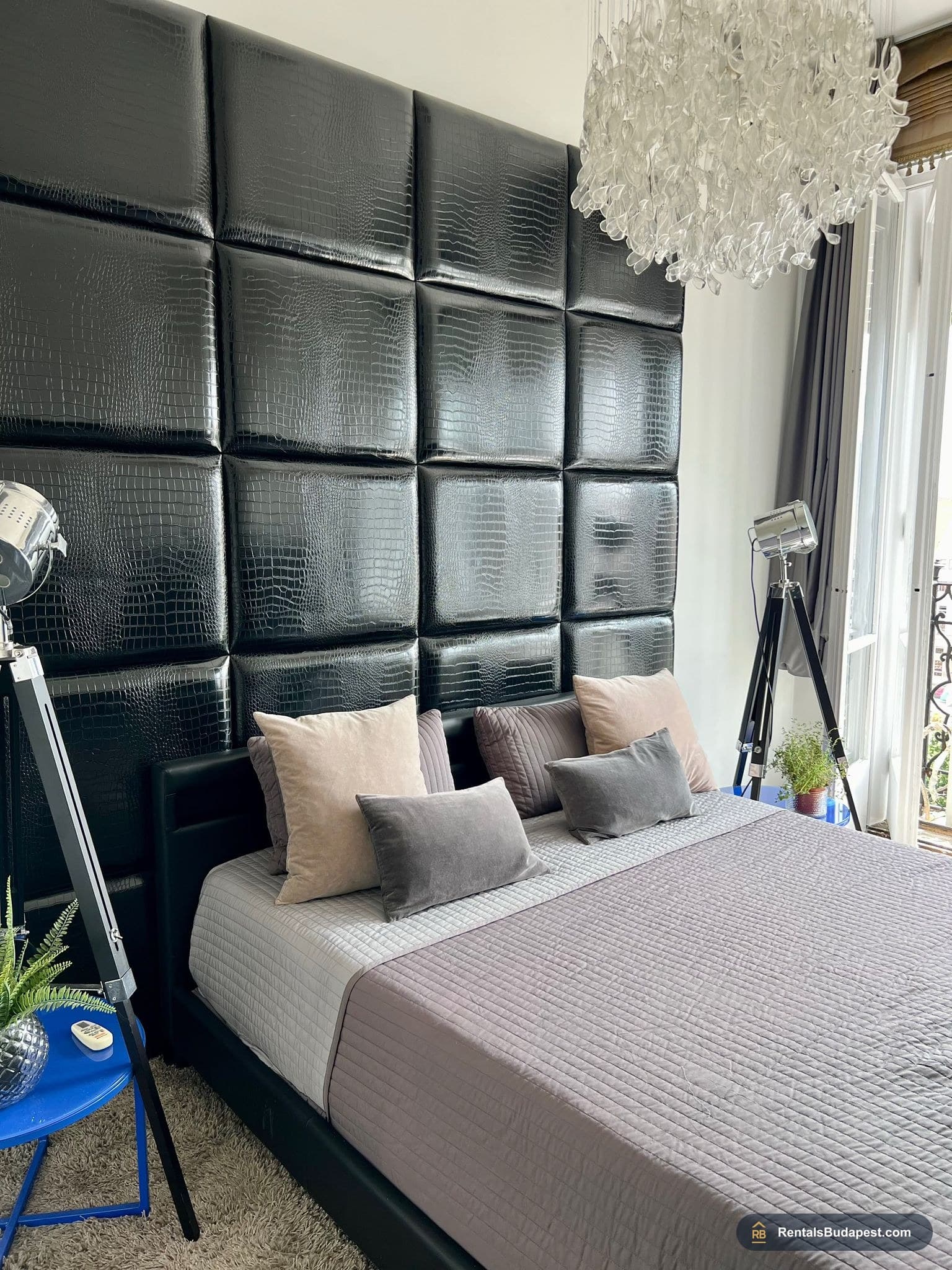  2-Bedroom Apartment for Rent – Madách Imre Square, Budapest VII