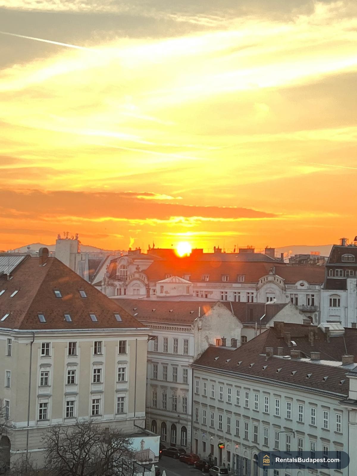  2-Bedroom Apartment for Rent – Madách Imre Square, Budapest VII
