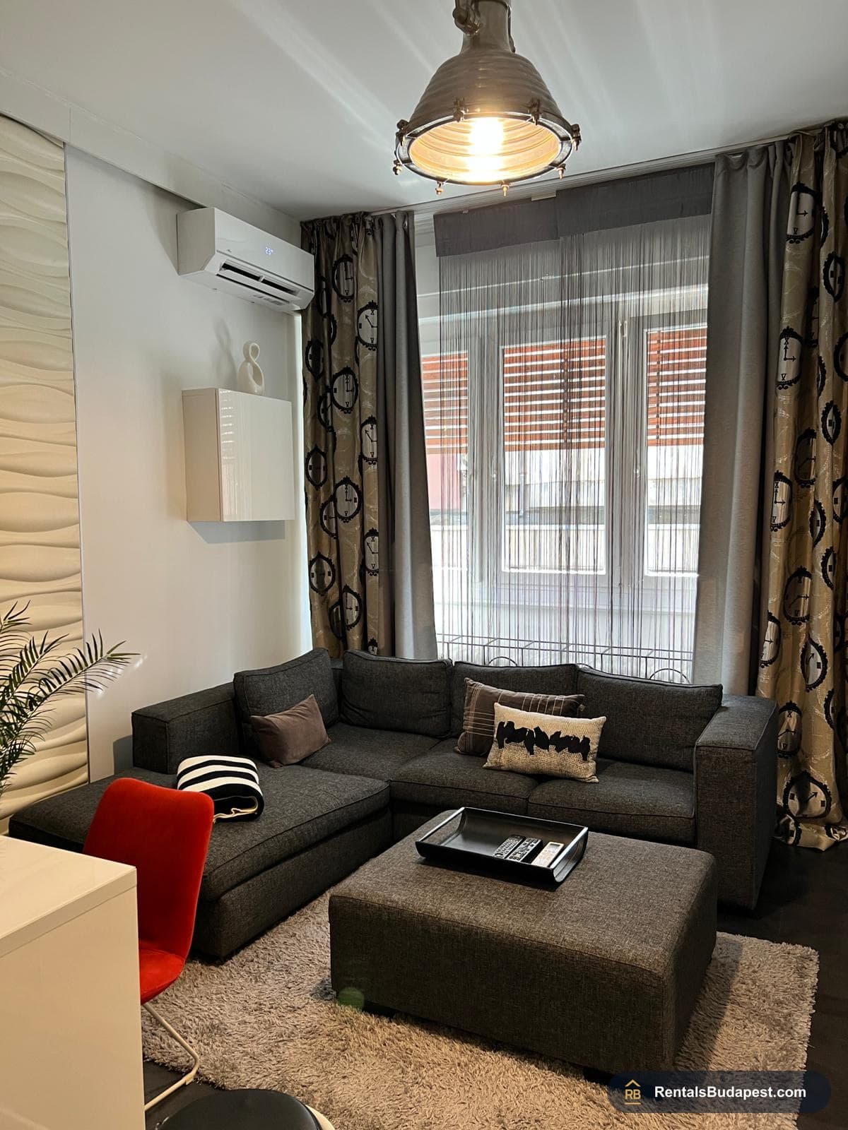  2-Bedroom Apartment for Rent – Madách Imre Square, Budapest VII