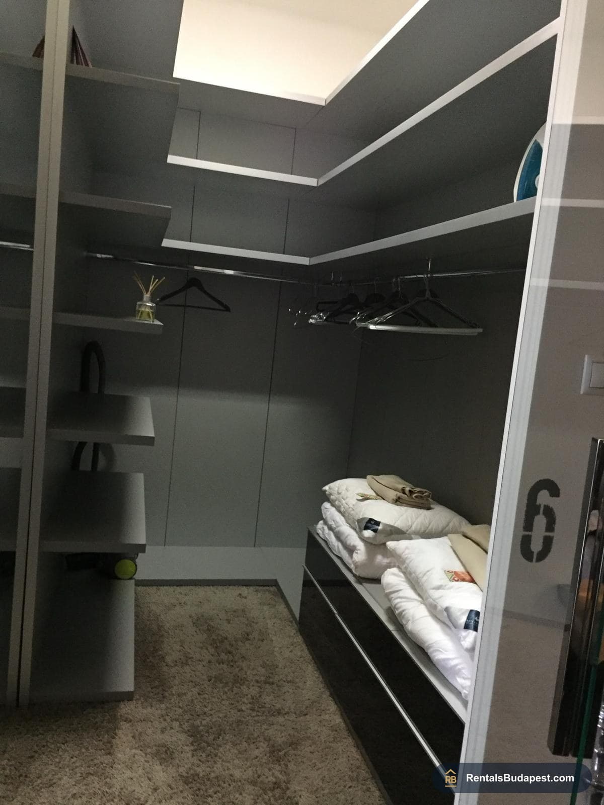  2-Bedroom Apartment for Rent – Madách Imre Square, Budapest VII