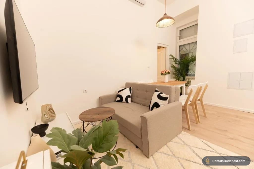 2-Bedroom Apartment for Sale - Mozsár utca 6, District VI