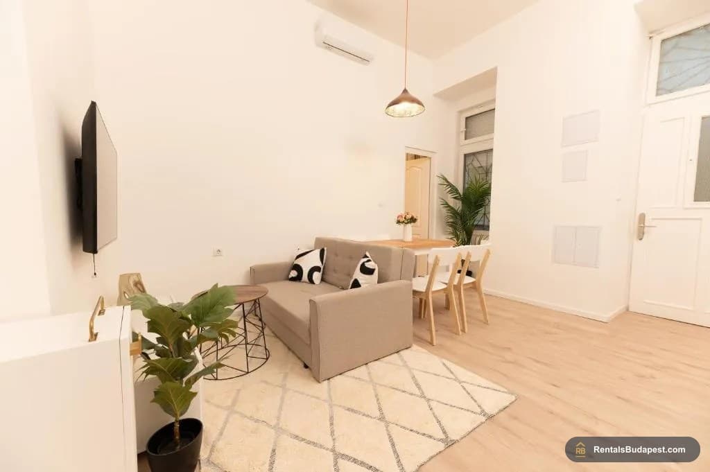 2-Bedroom Apartment for Sale - Mozsár utca 6, District VI