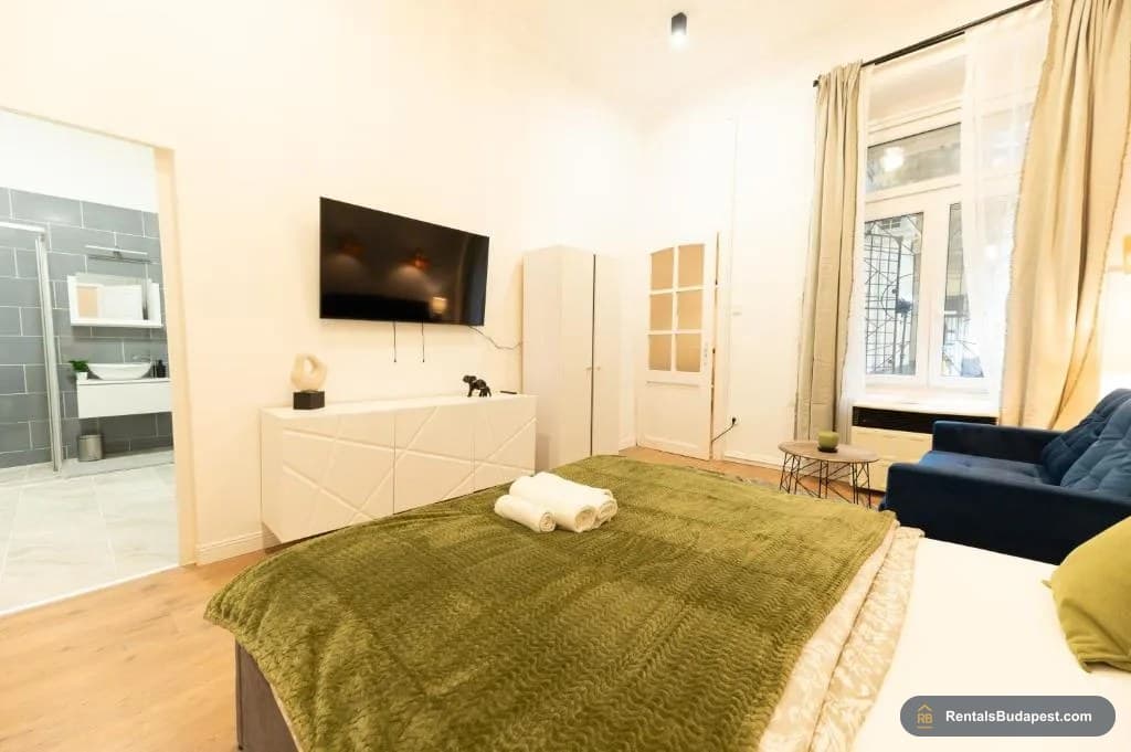 2-Bedroom Apartment for Sale - Mozsár utca 6, District VI