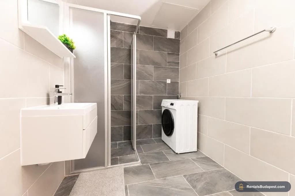 2-Bedroom Apartment for Sale - Mozsár utca 6, District VI