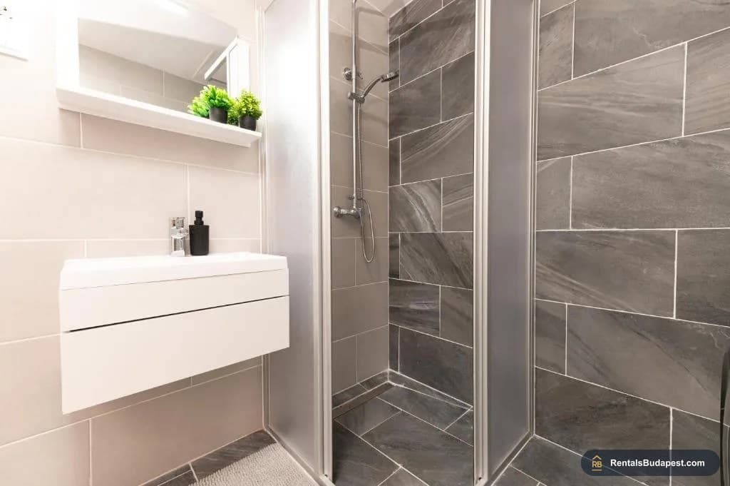 2-Bedroom Apartment for Sale - Mozsár utca 6, District VI