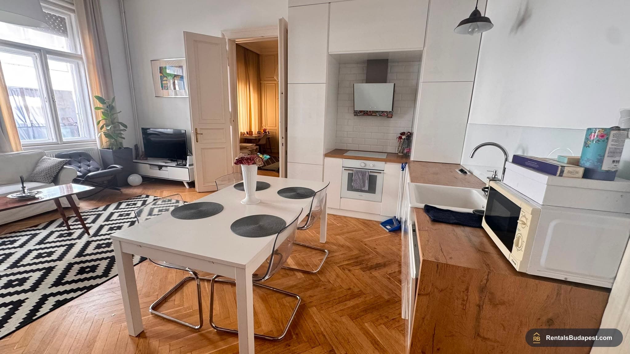 2-Bedroom Apartment for Rent - Petőfi Sándor Street, District V
