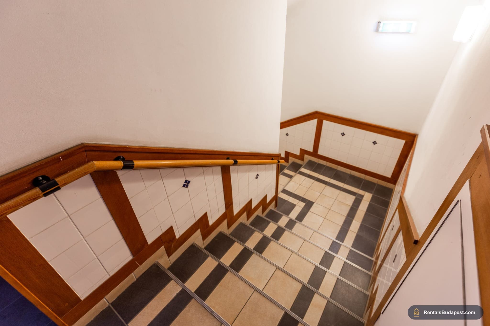 1-Bedroom Apartment for Rent - Lovag utca 8, District VI