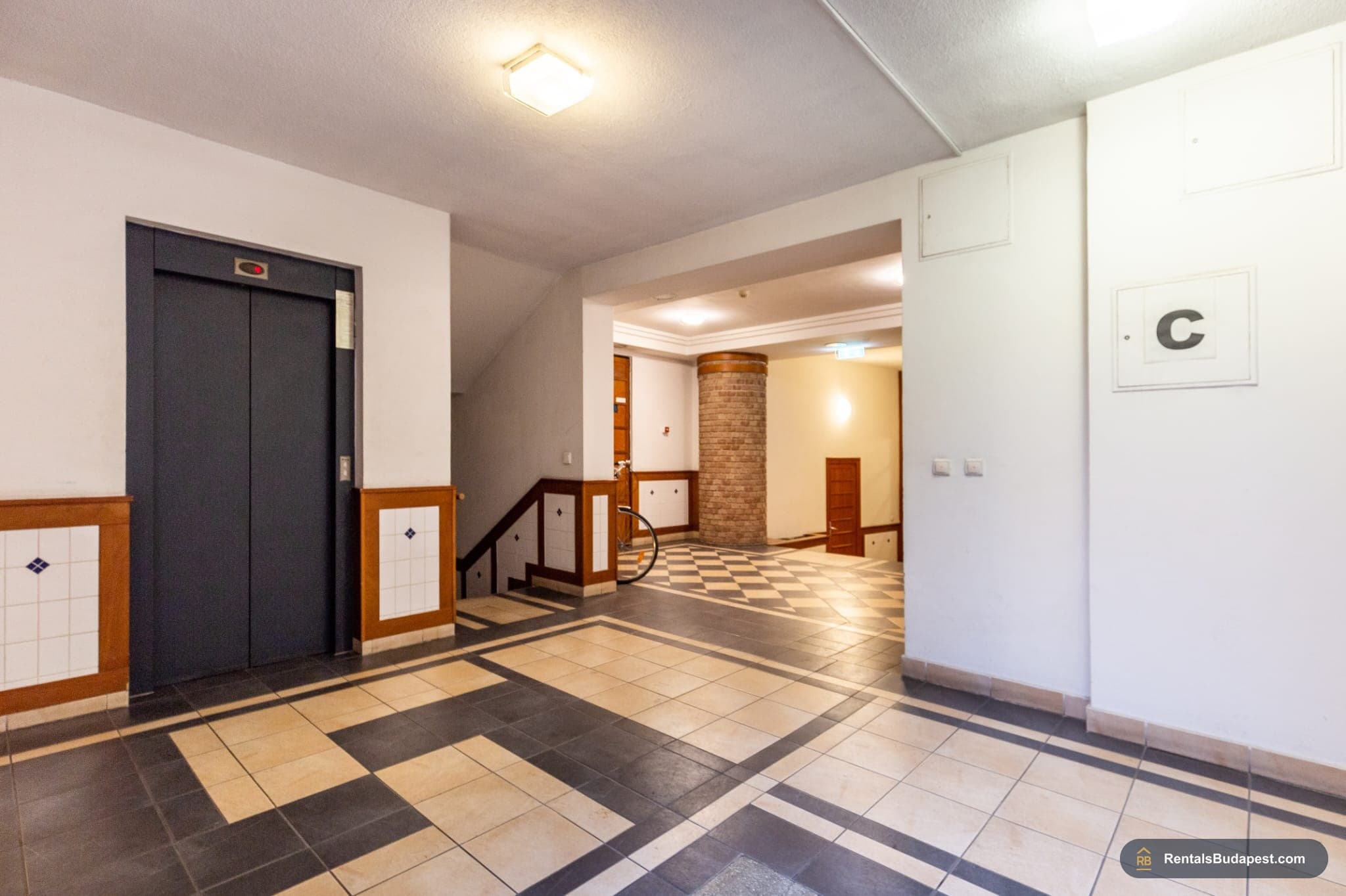 1-Bedroom Apartment for Rent - Lovag utca 8, District VI