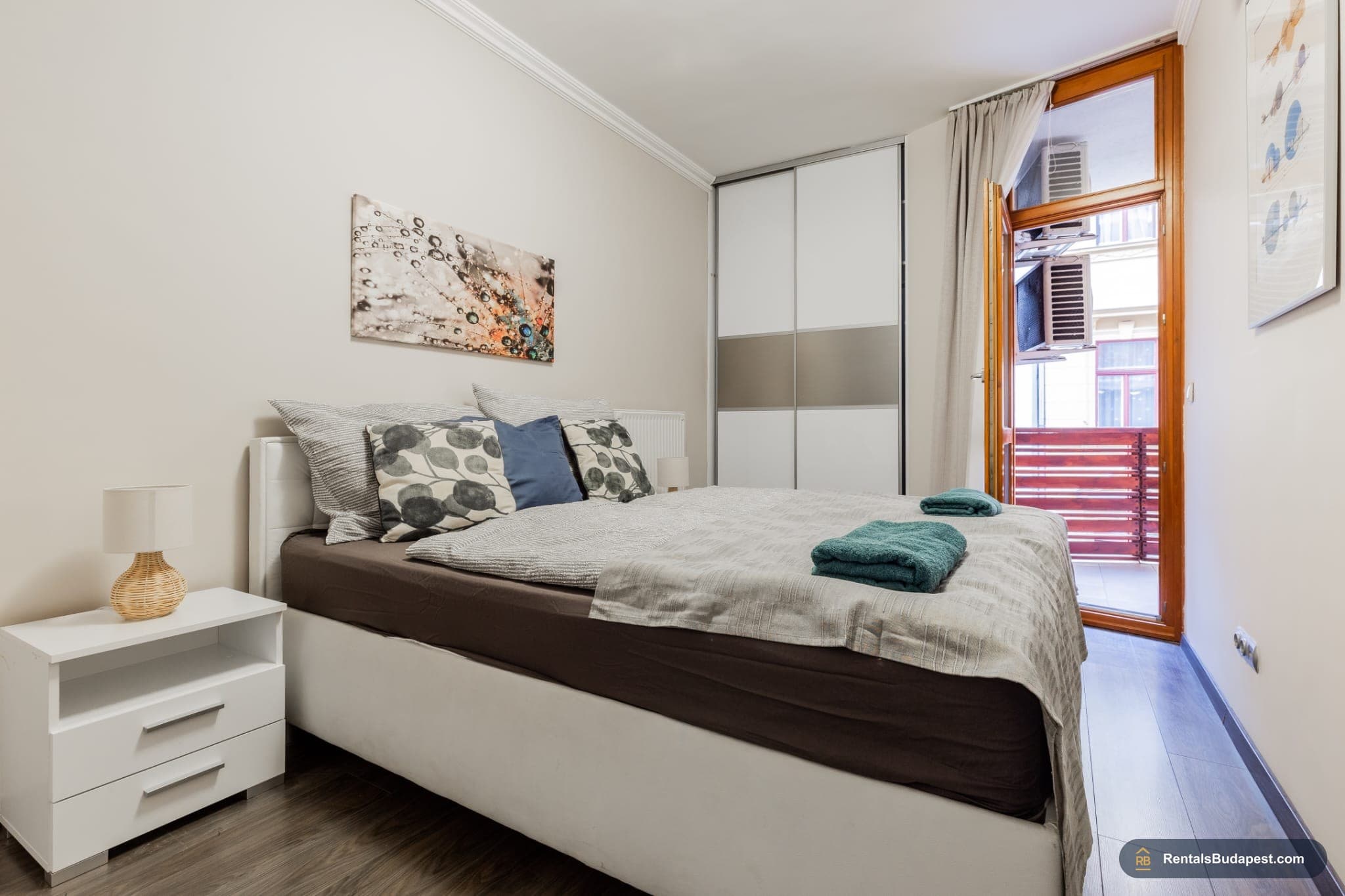 1-Bedroom Apartment for Rent - Lovag utca 8, District VI