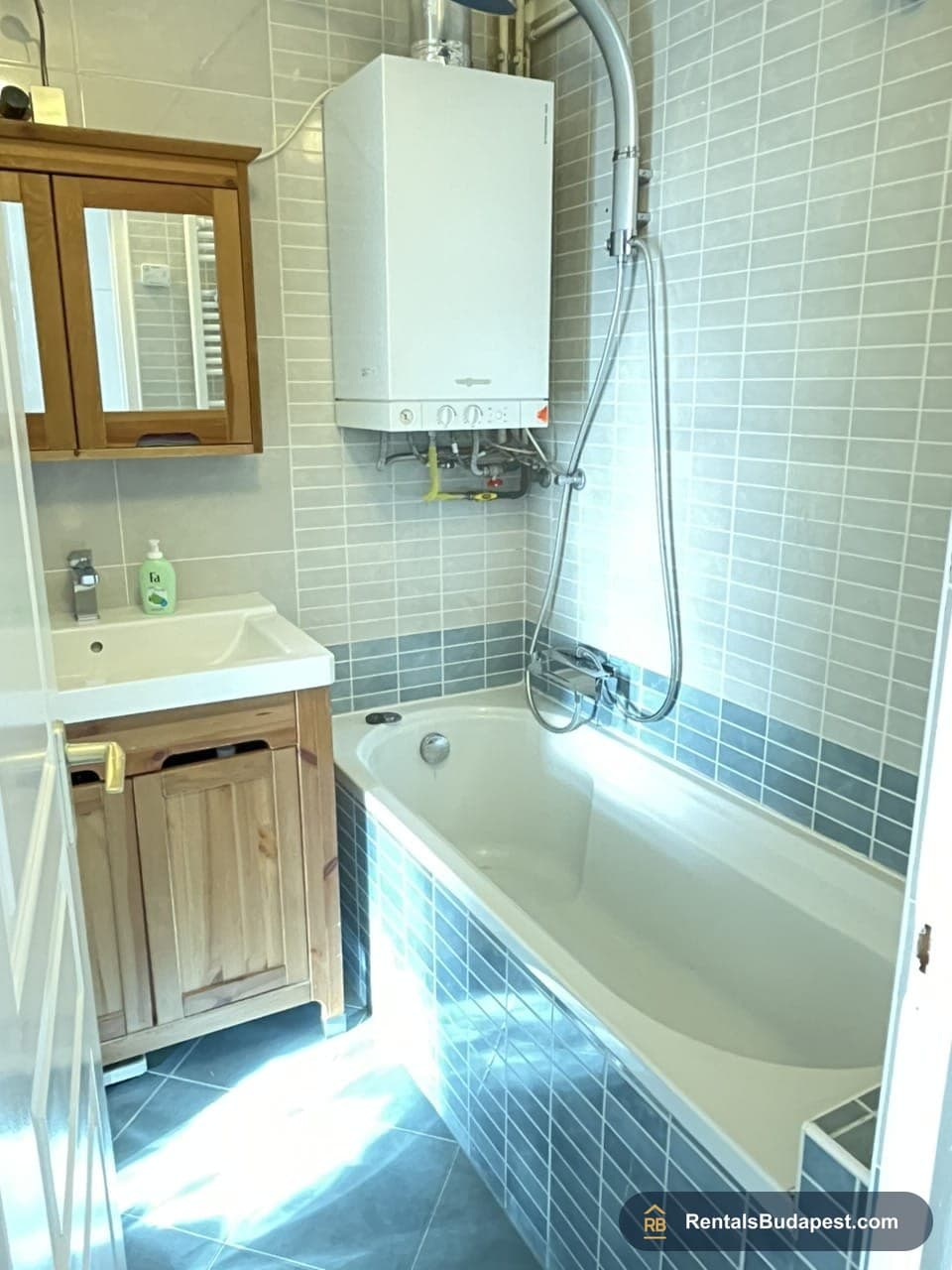 2-Bedroom Apartment for Rent in Böszörményi Street, District XII
