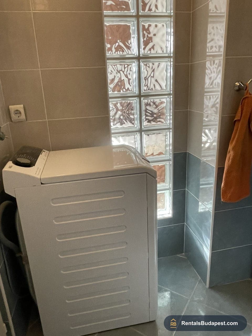 2-Bedroom Apartment for Rent in Böszörményi Street, District XII