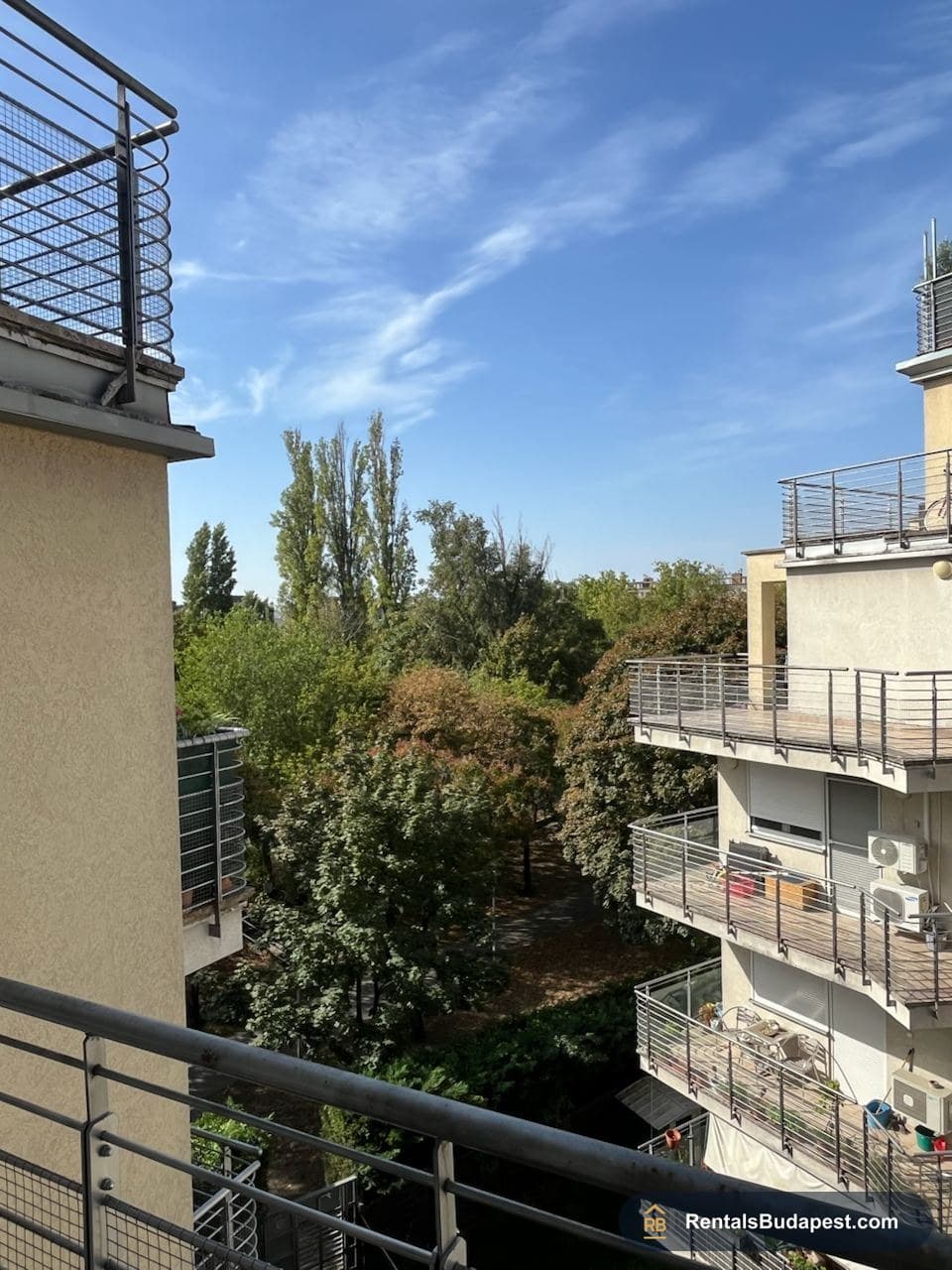 Budapest 1-Bedroom Apartment for Rent on Haller utca 