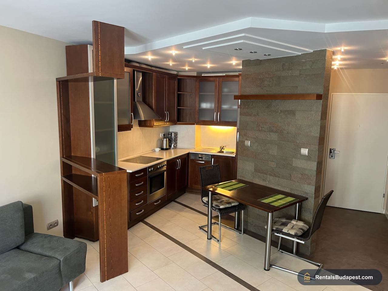 Budapest 1-Bedroom Apartment for Rent on Haller utca 