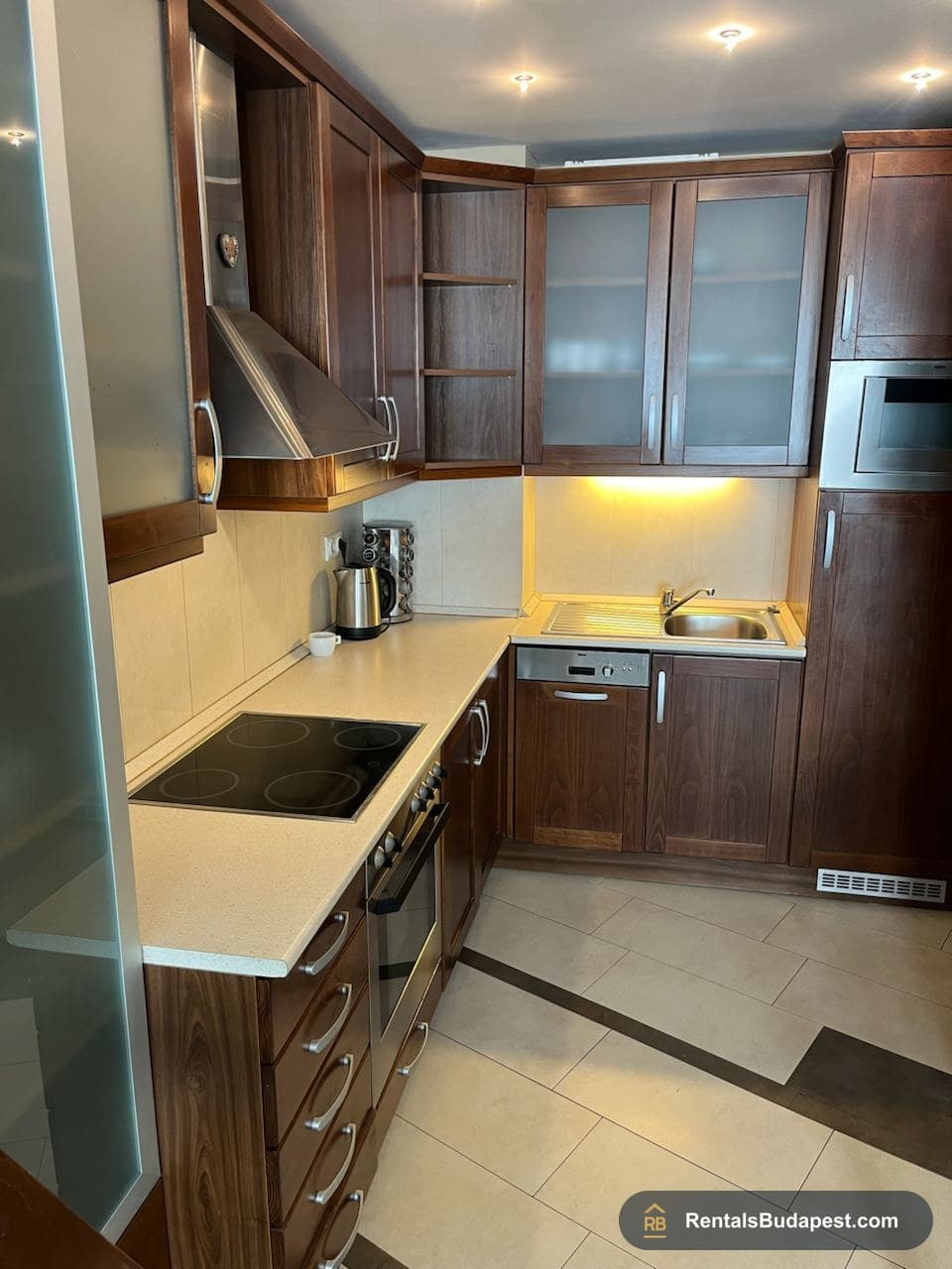 Budapest 1-Bedroom Apartment for Rent on Haller utca 