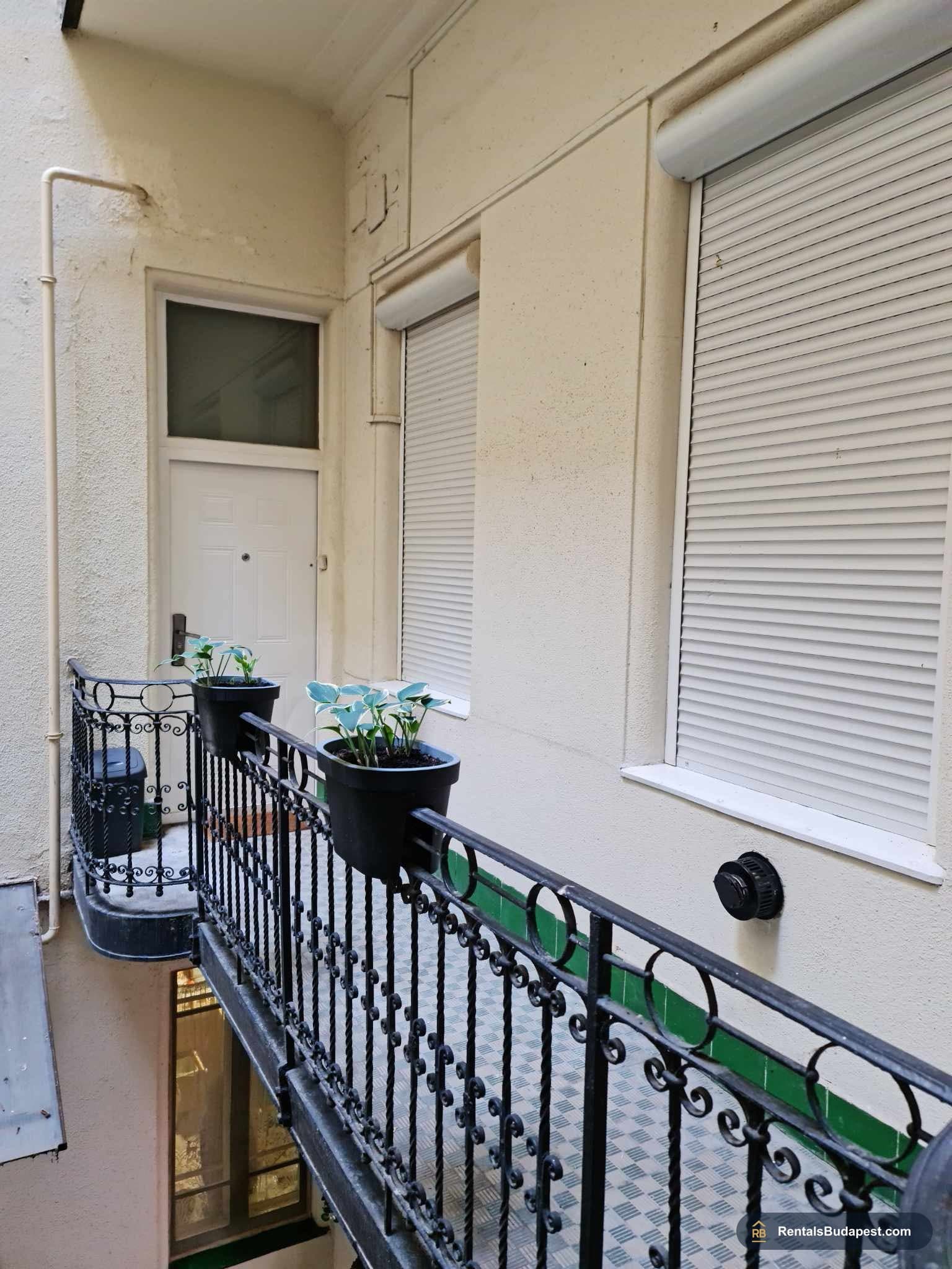 Apartment for Rent in Budapest District 5 | Hold utca