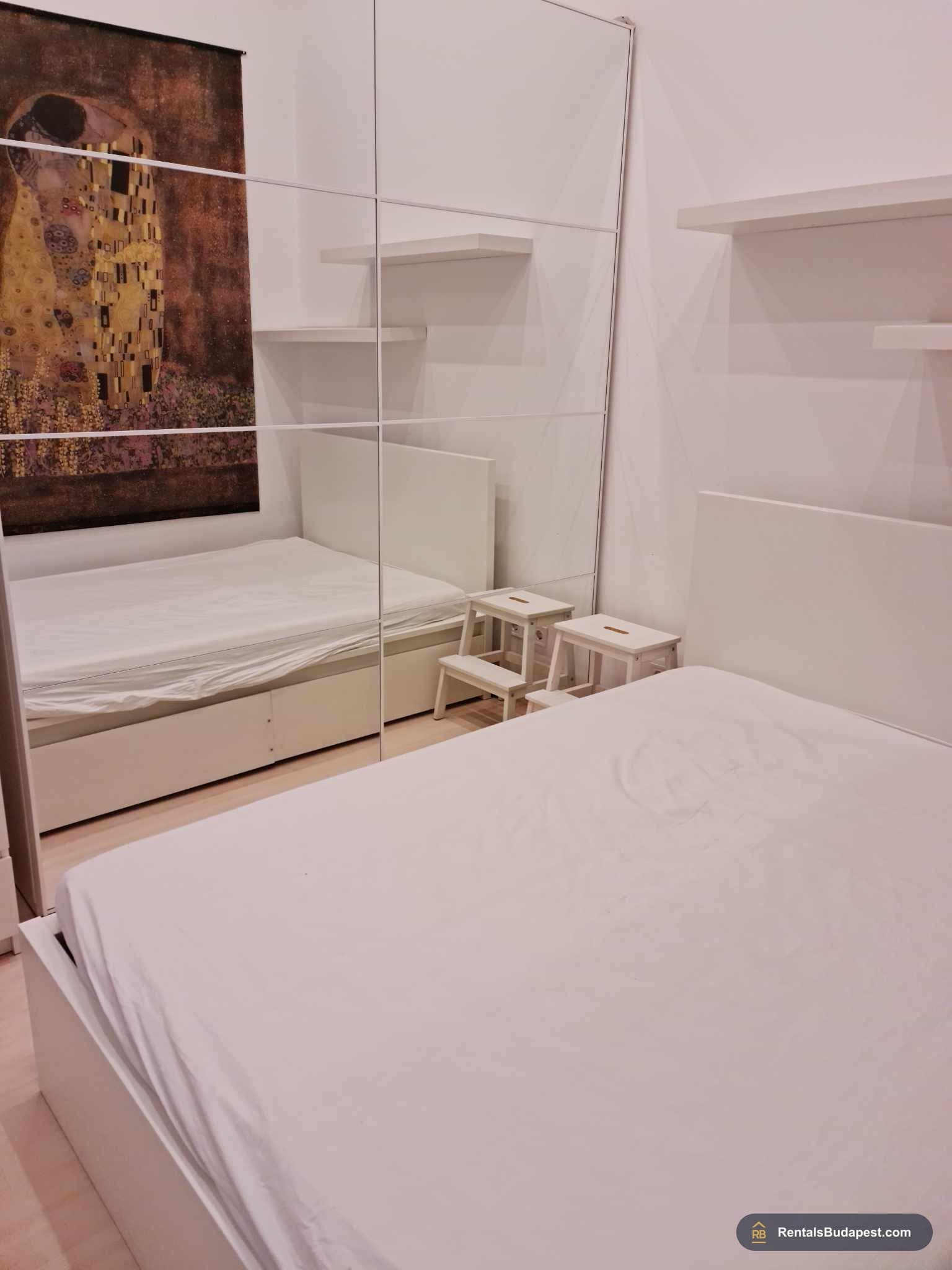 Apartment for Rent in Budapest District 5 | Hold utca