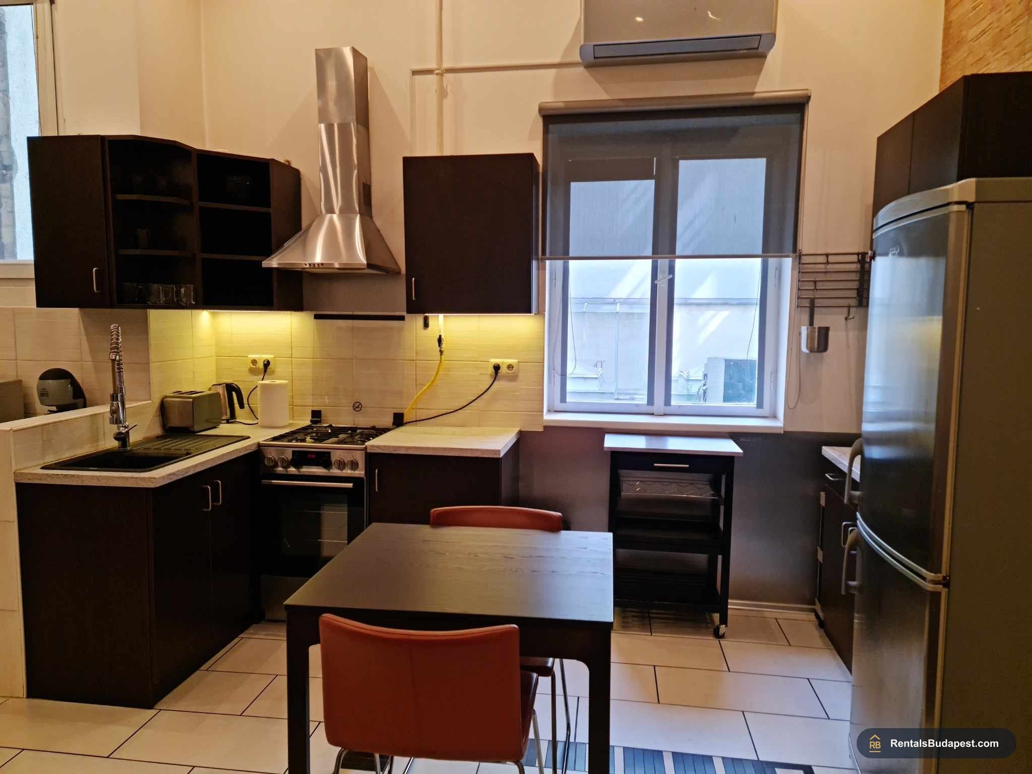 Apartment for Rent in Budapest District 5 | Hold utca