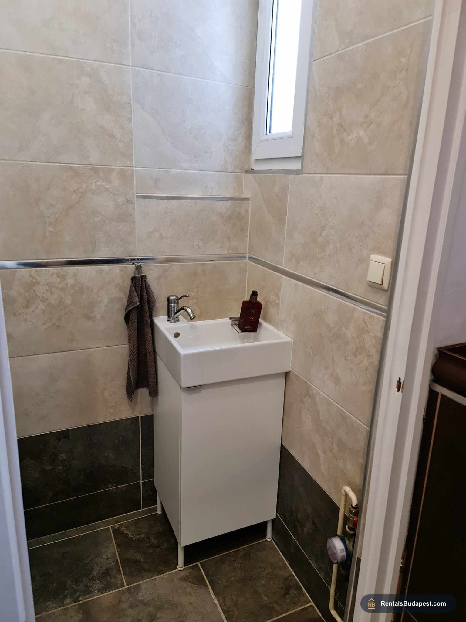 Apartment for Rent in Budapest District 5 | Hold utca