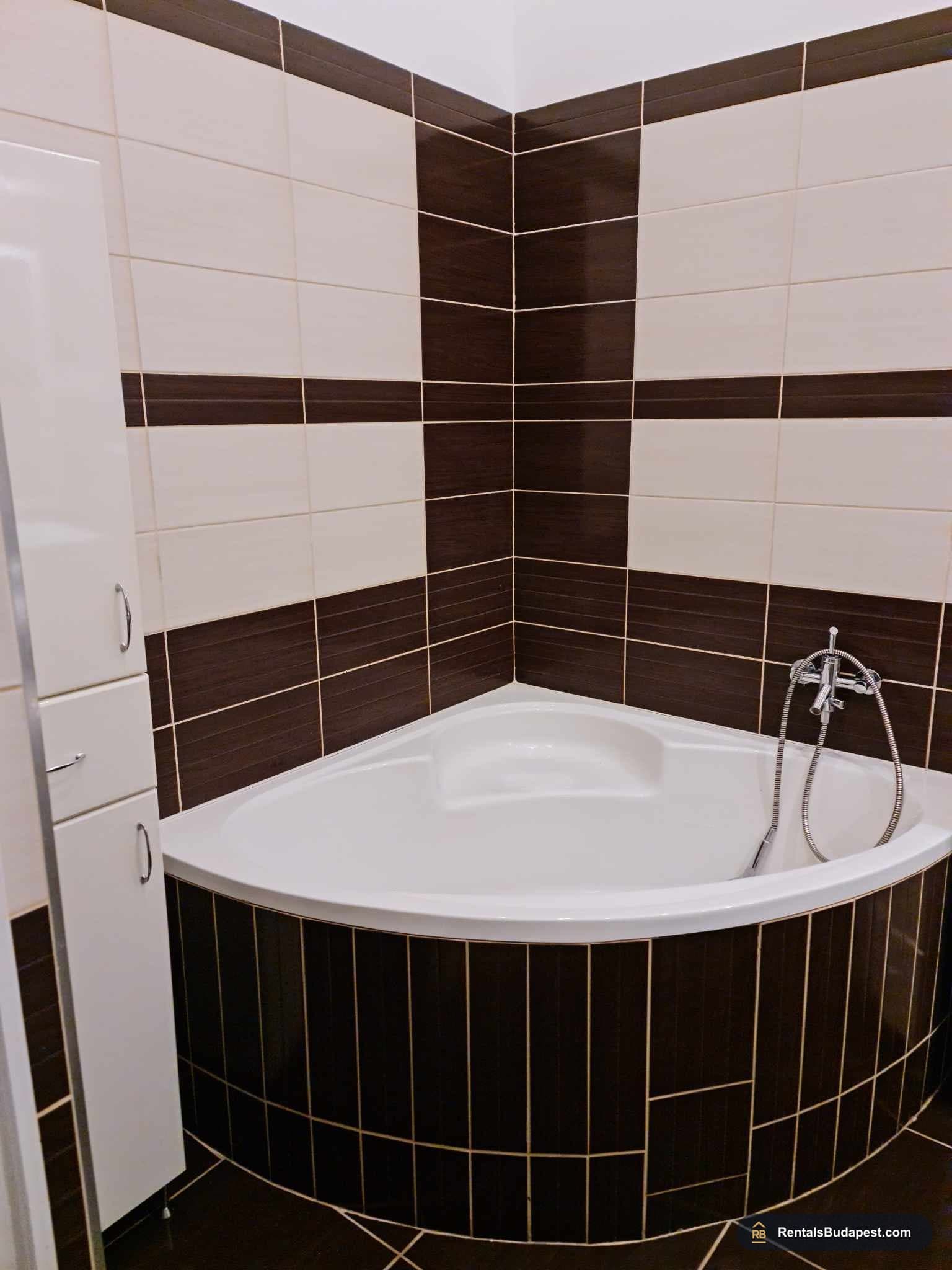 Apartment for Rent in Budapest District 5 | Hold utca