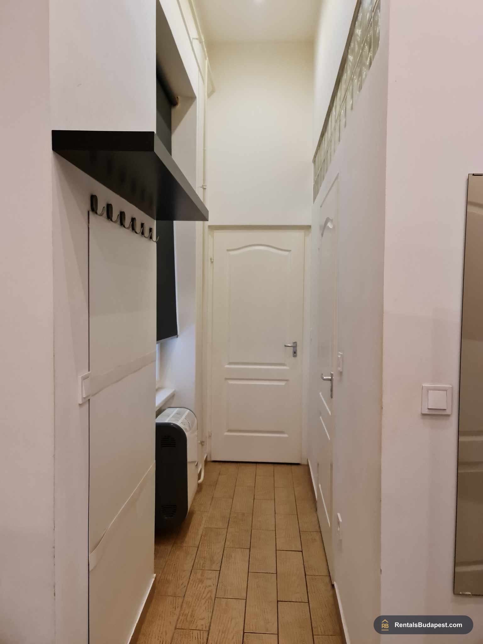 Apartment for Rent in Budapest District 5 | Hold utca