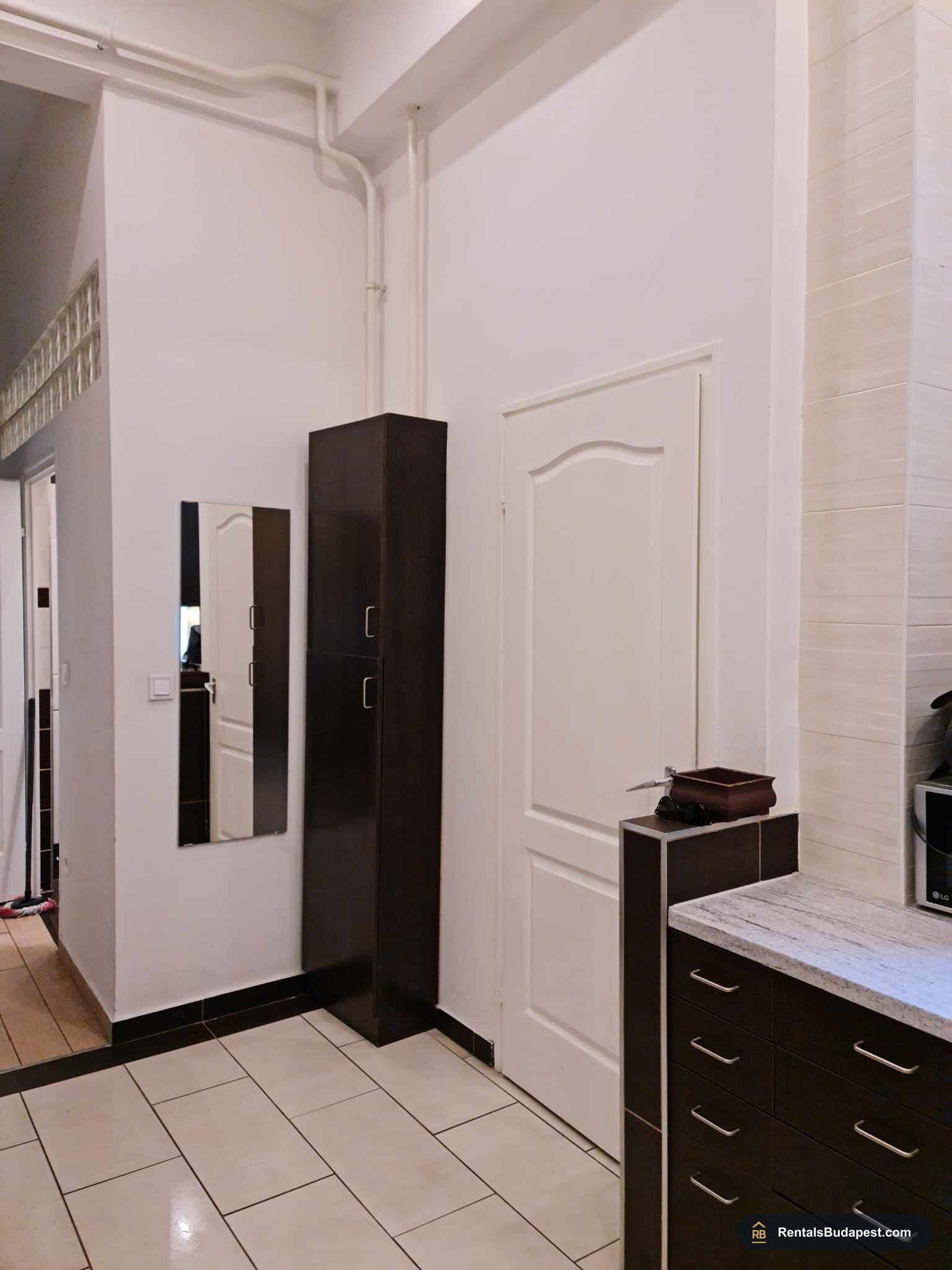 Apartment for Rent in Budapest District 5 | Hold utca