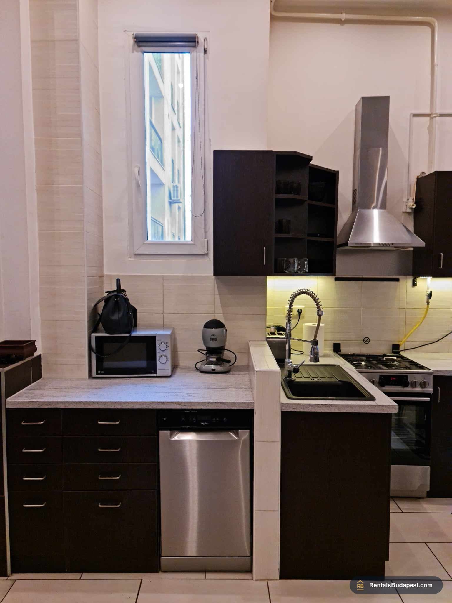 Apartment for Rent in Budapest District 5 | Hold utca