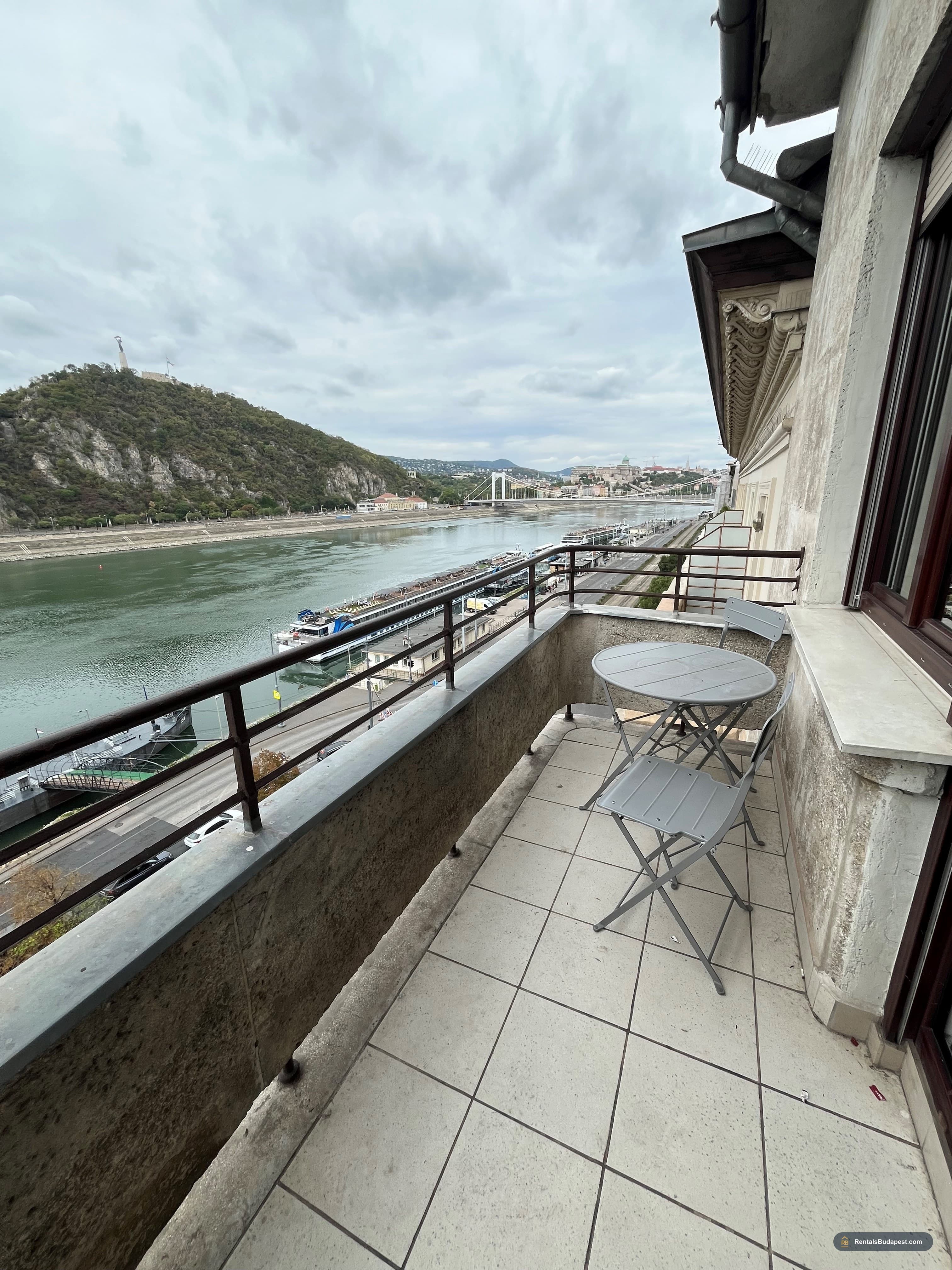 Apartment for Rent in Budapest District 5 | Danube View