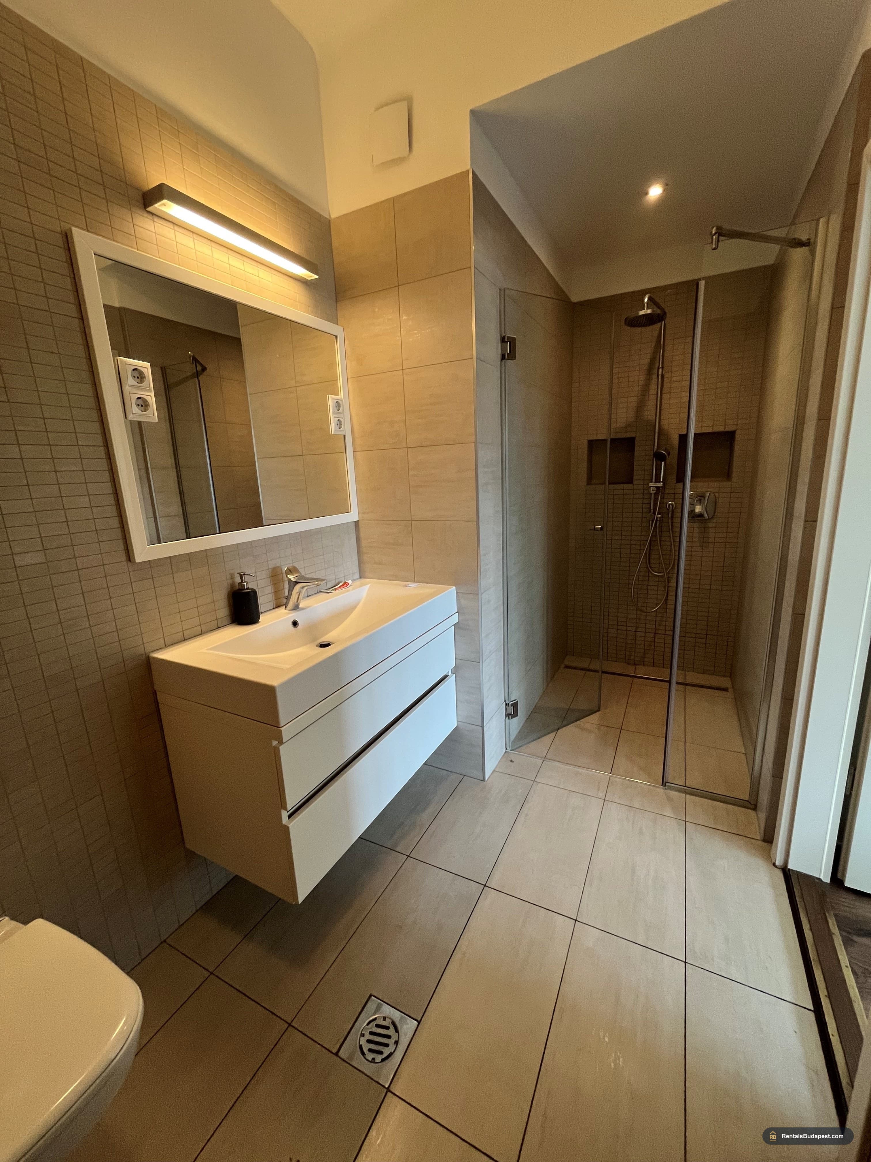 Apartment for Rent in Budapest District 5 | Danube View
