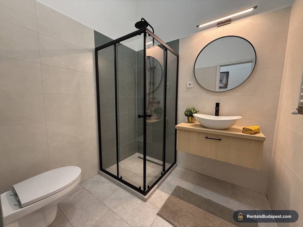 Renovated 3-Bedroom Apartment for Sale near New York Café | District 7