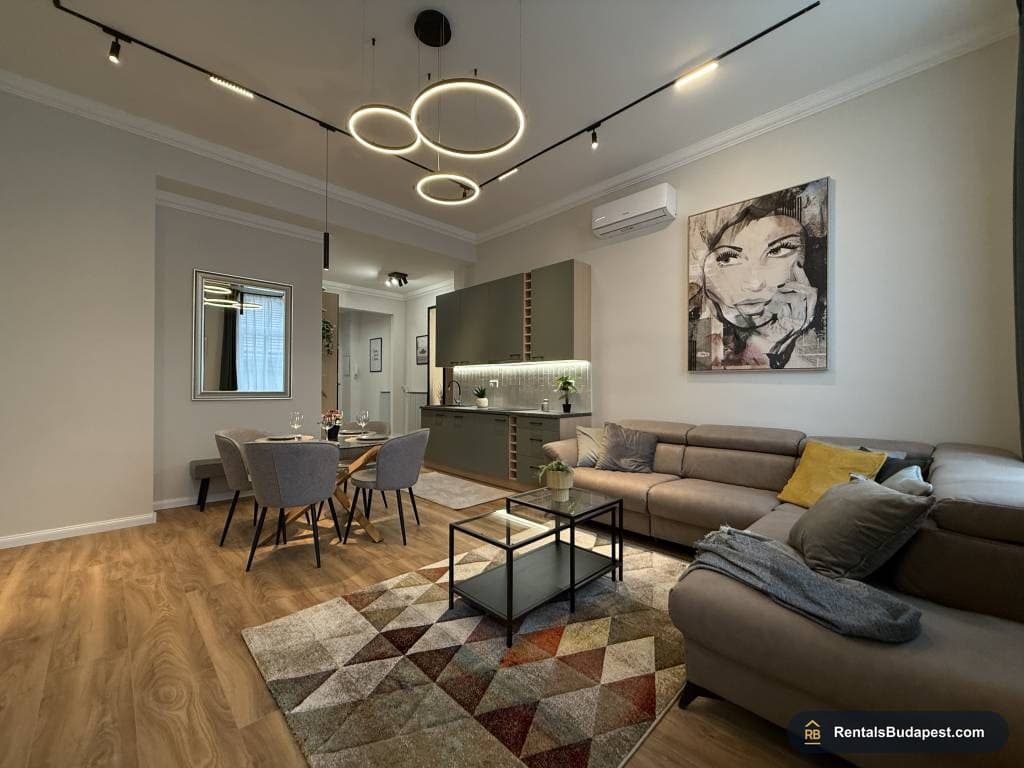 Renovated 3-Bedroom Apartment for Sale near New York Café | District 7