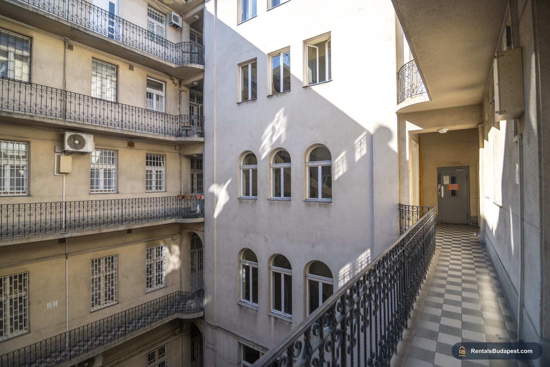 Renovated 3-Bedroom Apartment for Sale near New York Café | District 7