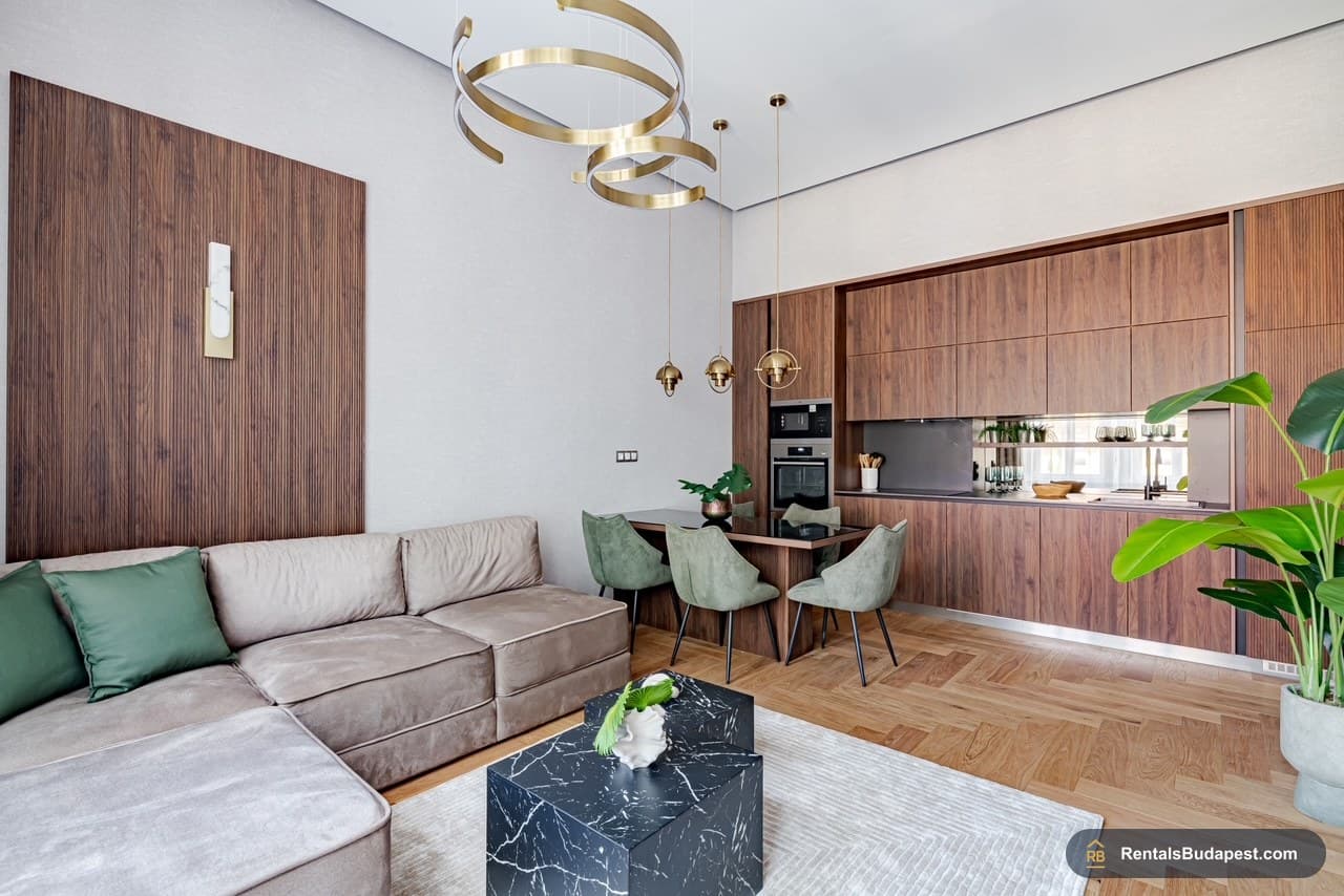 Renovated 2-Bedroom Apartment with Garden Views for Sale | Veres Pálné utca, District 5