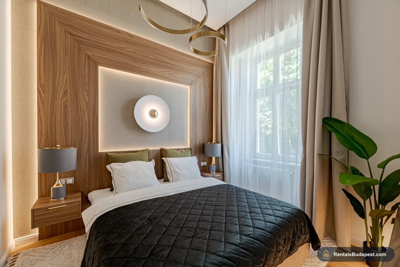 Renovated 2-Bedroom Apartment with Garden Views for Sale | Veres Pálné utca, District 5