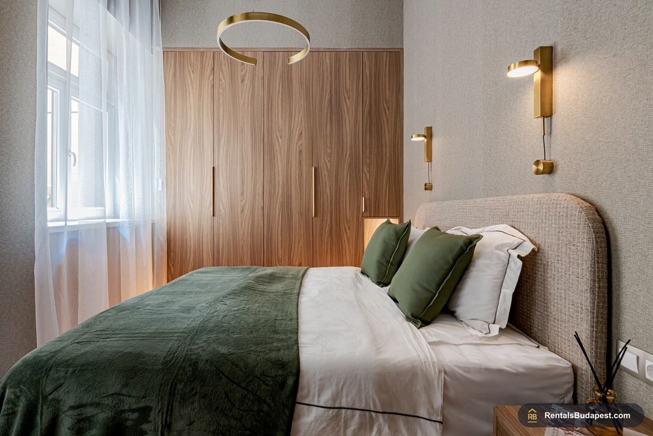 Renovated 2-Bedroom Apartment with Garden Views for Sale | Veres Pálné utca, District 5
