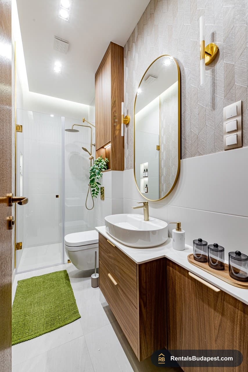 Renovated 2-Bedroom Apartment with Garden Views for Sale | Veres Pálné utca, District 5