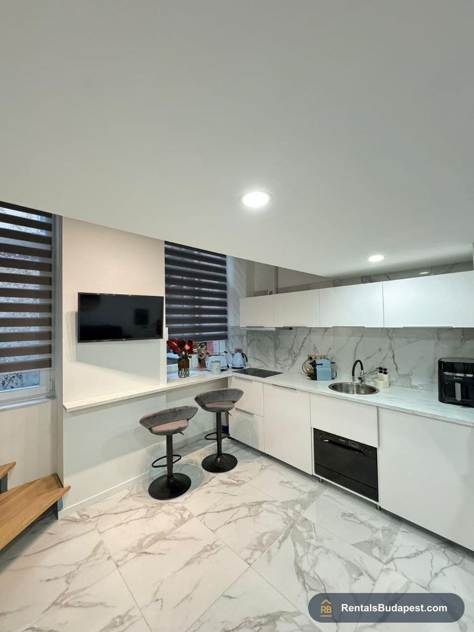 nvestment Property for Sale in Budapest District 5  Semmelweis utca 2